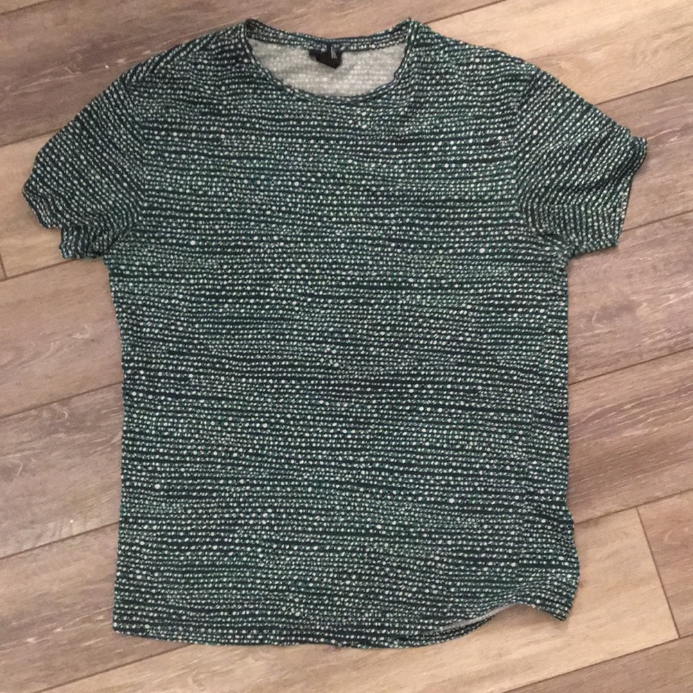 H&M green shirt